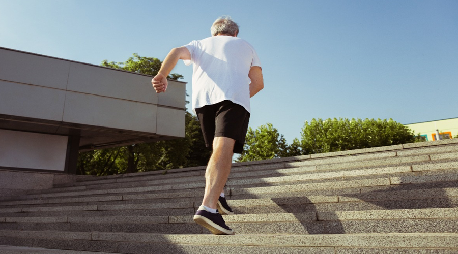 Tips to keep your knees Healthy as you Age