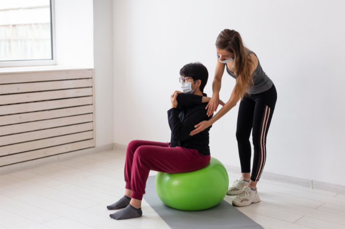 Occupational Therapy or Physiotherapy: Which Is Better for Your Pain and Recovery Journey at Sumitz?