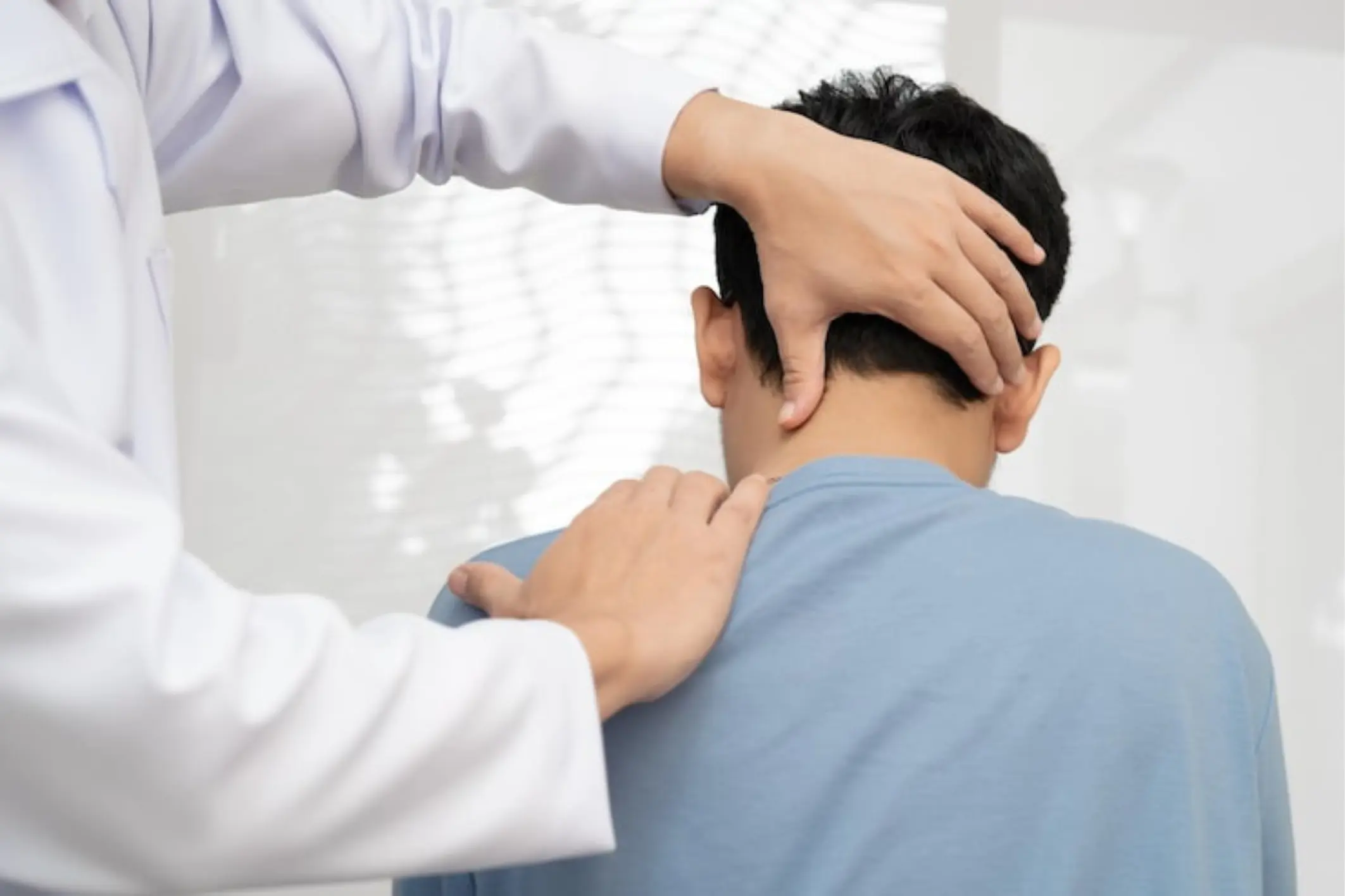 Why Neck and Shoulder Pain Should Not Be Ignored? – Expert Insights from Dr SumitZ Clinic
