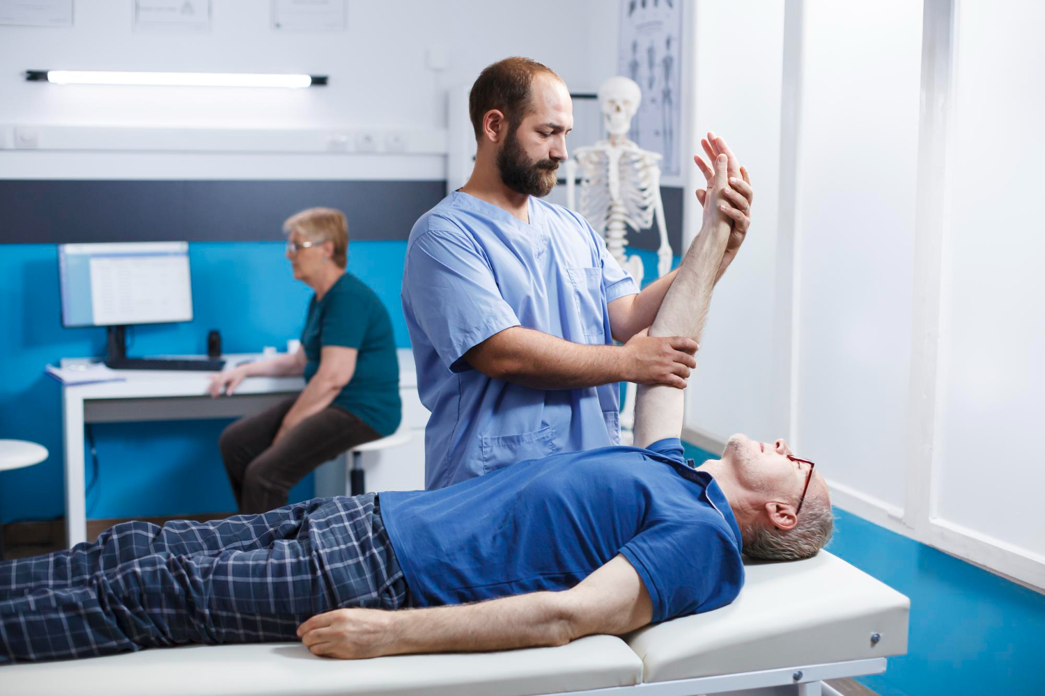 Expert Tips from the Top Orthopedic Doctor in Pune on Maintaining Bone Health